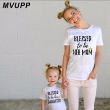 /Одежда для мамы и дочки семейная футболка с надписью &laquo;blessed&raquo; и короткими рукавами для мамы и меня, летняя Одинаковая одежда для маленьких девочек MVUPP 32787109342